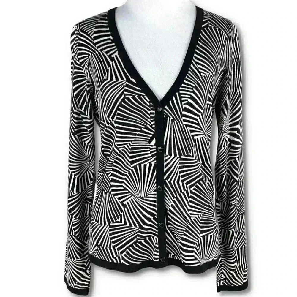 Judith Hart  sweater size S 32% silk clamshell zebra print V-neck cardigan